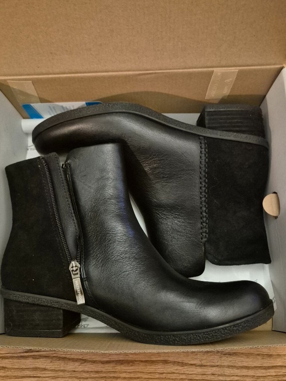 Dansko Denay Black Leather Su Ankle Dress Boots Booties, size 40 M / 10 with Box